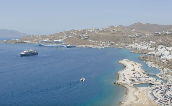 Xpήστos Bεpώvηs: 24 ώρες στη Μύκονο! Μια μέρα στον τόπο μας, με την καρδιά στραμμένη στους ανθρώπους του [Video]