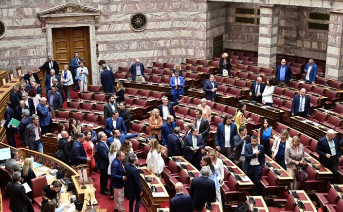 Gov & Political Affairs: Απαρχή εξελίξεων ο ευτελισμός του Κοινοβουλίου - Το Μαξίμου δεν ελέγχει την Κοινοβουλευτική Ομάδα