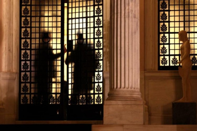 Government & Political Affairs: Η ατζέντα της διαφθοράς επιστρέφει - Το... εδώλιο απειλεί και πάλι την κυβέρνηση