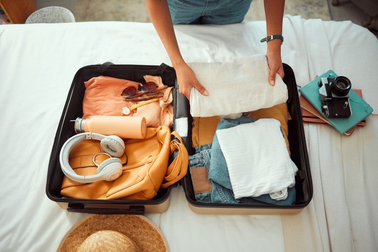 Long-haul Flight More Comfortable: Για Μεγάλες Πτήσεις με Αεροπλάνο, βάλτε μια Μπάλα Τένις στις Χειραποσκευές σας!!