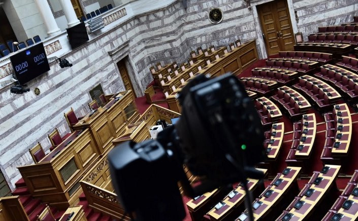 Behind the Politics: Βίαιες αλλαγές στο πολιτικό σύστημα φέρνει η κατάρρευση των κομμάτων