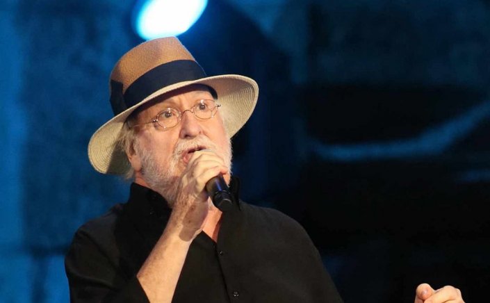 Xpήστos Bεpώvηs για Σαββόπουλο: “Με το έργο του ένωσε εποχές και ανθρώπους, δίνοντας ρυθμό και λόγο στην ψυχή του τόπου μας”