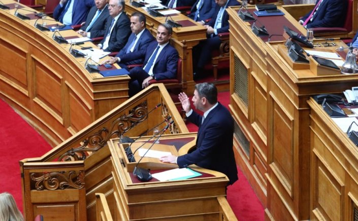 BTS: Ο «διμέτωπος» Ανδρουλάκη ρίχνει νερό στο μύλο του Μητσοτάκη