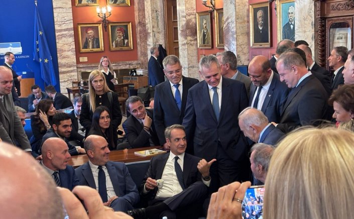 Gov & Political Affairs: Το ενδεχόμενο κυβέρνησης χωρίς τον Μητσοτάκη και τα σενάρια για Βενιζέλο