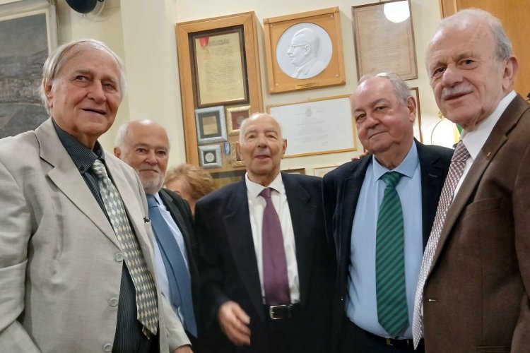 Honorary event: 66 χρόνια «Φάρος της Τήνου» - Η συγκινητική βράβευση του Στυλιανού Λαγουρού!!  Ε.ΚΥ.Τ., Αδελφότητα Τηνίων & «Η φωνή της Καρυάς και των πέριξ», τίμησαν το δημοσιογραφικό του έργο!!