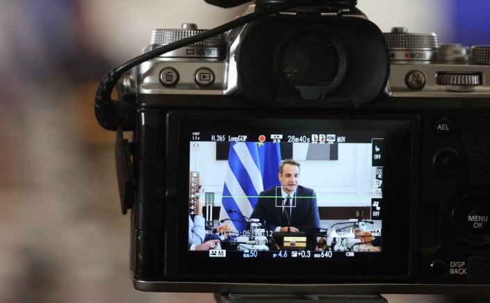 Greek Government Challenges: Σε Κλοιό Πιέσεων η Κυβέρνηση!! Το εκρηκτικό Τρίγωνο Ακρίβειας, ΟΠΕΚΕΠΕ 2 και Υποκλοπών!!