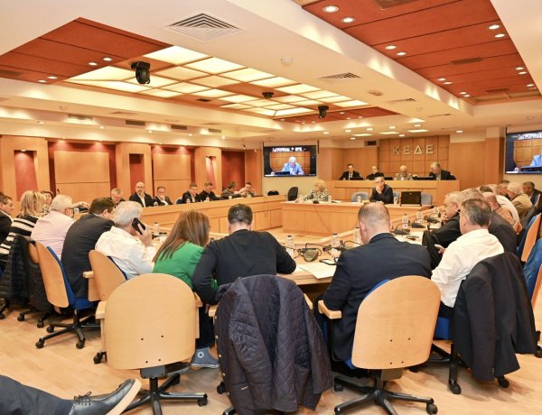 KEDE Supports Contract Workers: Ηχηρό μήνυμα από τους Δήμους!! Ασπίδα προστασίας για τους εργαζόμενους στις κοινωνικές δομές των ΟΤΑ - Κατάργηση και της διάταξης Βορίδη!!