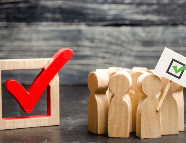 Metron Analysis Poll: «Καμπανάκι» για την κυβέρνηση, «καμπάνες» για την αντιπολίτευση! Πτώση 2,5 μονάδων για τη Νέα Δημοκρατία - Σχεδόν 7 στους 10 κρίνουν αρνητικά το έργο του Πρωθυπουργού!