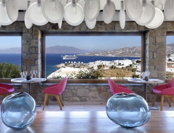 Sustainable Tourism: Η ΕΕ θεσπίζει νέο πλαίσιο για Airbnb, βιώσιμο τουρισμό, συνδεσιμότητα & «Πράσινες» μεταφορές! Πώς επηρεάζεται η Μύκονος & οι κορυφαίοι προορισμοί το 2026!