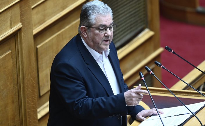 KKE leader Koutsoubas: Σφοδρή Επίθεση Κουτσούμπα σε Μητσοτάκη για τις υποκλοπές - «Δεν Ξεμπερδεύετε με έναν Ανασχηματισμό»