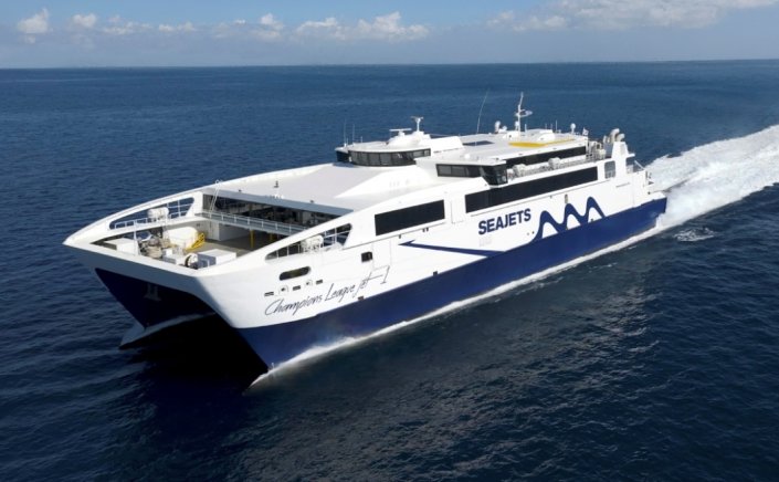 Ferry Delay: Εμπλοκή άγκυρας στο Champions League Jet 1 στην Πάρο