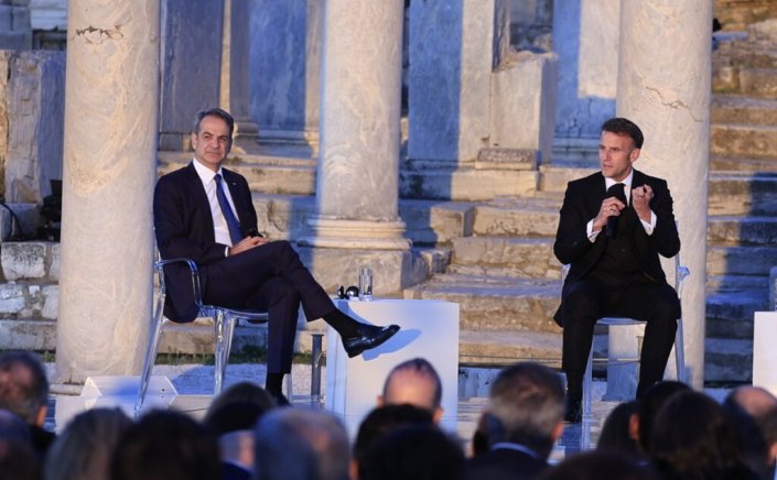 Mitsotakis - Macron Meeting in Athens: Μητσοτάκης - Μακρόν στη Ρωμαϊκή Αγορά!! Τα 10 κρίσιμα σημεία για το μέλλον της Ευρώπης, τις ΗΠΑ και την ελληνογαλλική συνεργασία!!