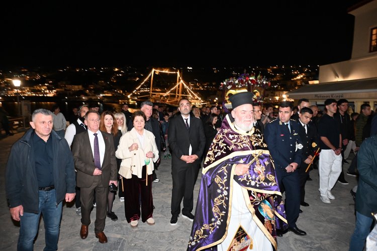 Holy Friday in Mykonos:Η περιφορά του Επιταφίου της Μεγάλης Παναγιάς ως κορυφαία στιγμή πίστης, ταυτότητας και πολιτιστικής ισχύος