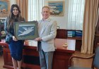 US Ambassador to Greece: “Θα κάνω ό,τι περνάει από το χέρι μου για τη Μύκονο”- Η Κίμπερλι Γκίλφοϊλ αναδεικνύει το Νησί σε Global High-End Tourism Hub
