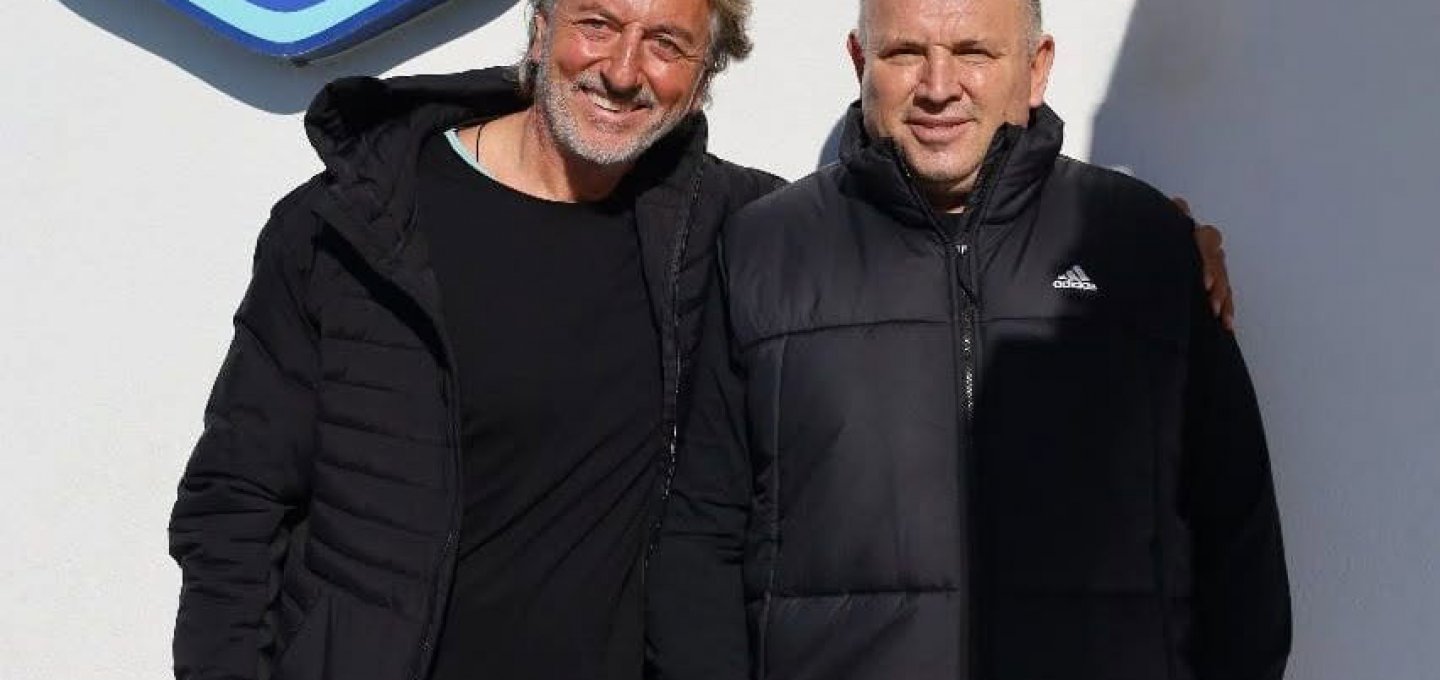 Football Strategy - Mykonos FC: Η σταθερότητα ως στρατηγική - Ο Βαγγέλης Βλάχος παραμένει Αρχιτέκτονας του Αγωνιστικού Μέλλοντος