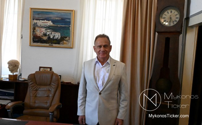 Χρήστος Βερώνης στους Μαθητές Μυκόνου: «Οι Πανελλαδικές είναι ένας σταθμός - Όχι το Μέτρο της Αξίας σας», «Είμαστε ήδη περήφανοι για εσάς»