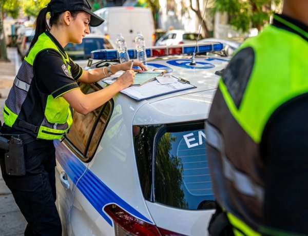 Digital Enforcement: Τέλος τα μπλοκάκια της Τροχαίας! Έρχονται οι ψηφιακές κλήσεις σε πραγματικό χρόνο, μέσω tablets και θα έρχονται στο κινητό - Πώς θα πληρώνονται!