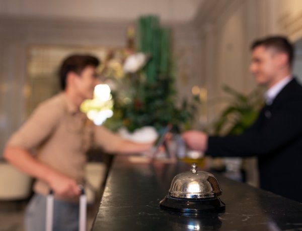 GDPR Violation: Είναι νόμιμο τα ξενοδοχεία και Airbnb, να φωτογραφίζουν την ταυτότητα ή την πιστωτική σου κάρτα; Τι απαντά η Αρχή Προστασίας!