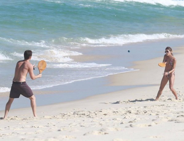Beach Enforcement: Τι απαγορεύεται στην παραλία! Οι άγνωστοι κανόνες και τα τσουχτερά πρόστιμα έως και 1.000 ευρώ για θόρυβο από ρακέτες, SUP, ελεύθερο κάμπινγκ!