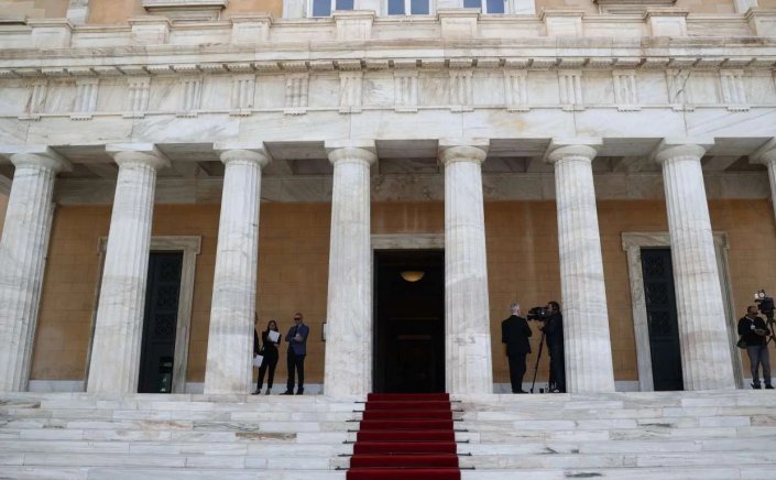 Snap Election Rumors: Φήμες για πρόωρες εκλογές 2026! Τι συζητιέται στα «πηγαδάκια» στο περιστύλιο της Βουλής!