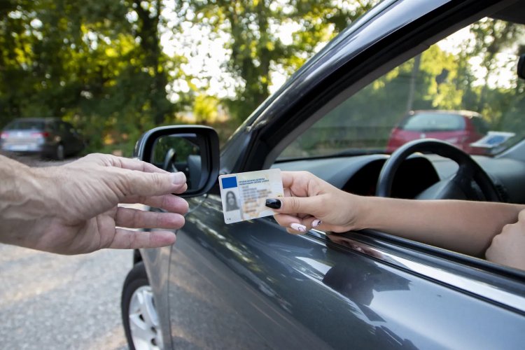 Driving Entitlements: Ποια οχήματα καλύπτει το δίπλωμα αυτοκινήτου! Προϋποθέσεις, όρια & εξαιρέσεις!