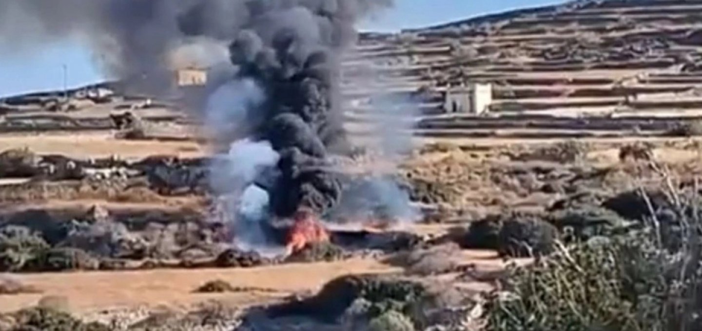 Fatal Helicopter Crash: Συντριβή ελικοπτέρου στην περιοχή Θόλος Σίφνου! Ιδιωτικό ελικόπτερο έπεσε και τυλίχθηκε στις φλόγες - Τρεις νεκροί από την πτώση!