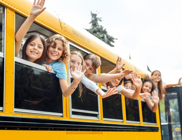 School Safety Reform: Τι αλλάζει στις σχολικές εκδρομές! Ποινικό μητρώο, κανόνες για τα κινητά & συνεργασία σχολείων!