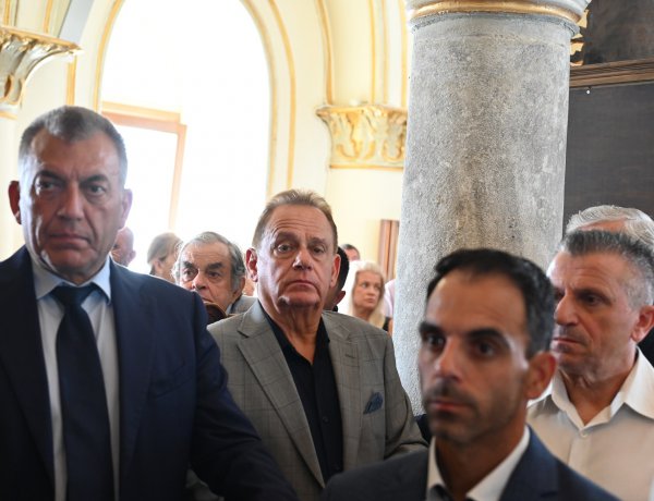 Alternate Minister of Sports Γιάννης Βρούτσης στη Μύκονο: Τιμά την Απόδοση της Κοιμήσεως της Θεοτόκου και εποπτεύει καθοριστικά Αθλητικά Έργα