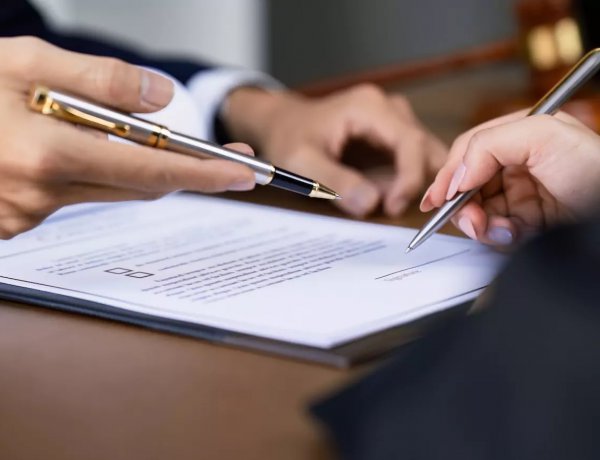 Legal Gridlock: Νέο Κληρονομικό Δίκαιο και ακίνητα σε αδιέξοδο! Μηχανικός, αυθαίρετα και Κτηματολόγιο πριν από τη διανομή!