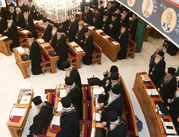 Ecclesiastical Communications Policy: Η Ιεραρχία θέτει «κόκκινες γραμμές» & δεκάλογο, για την ψηφιακή παρουσία των κληρικών στα social media! Δεν χρειάζεται δημόσια τοποθέτηση για κάθε θέμα, καμία δημόσια αντιπαράθεση, ύβρεις, χλεύη, διαπόμπευση ή προσωπική απαξίωση!