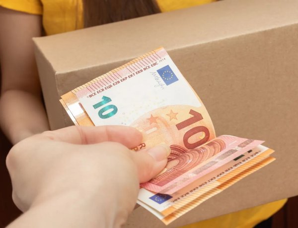Policy Rollback: Αντικαταβολές! Αποσύρθηκε η διάταξη για υποχρεωτικές ηλεκτρονικές πληρωμές σε courier!