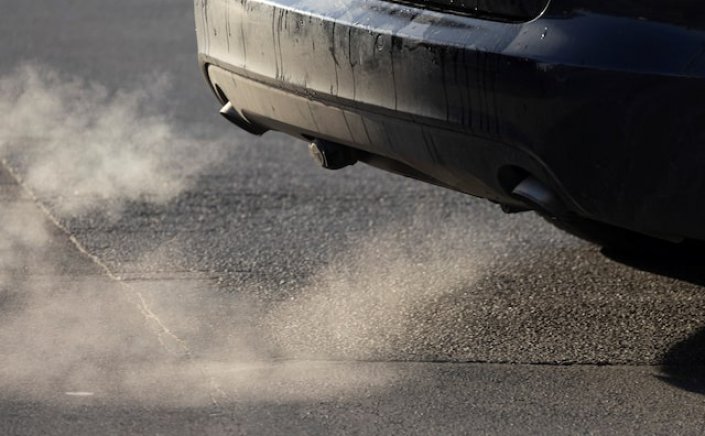 EU Car Deal 2035 - The Geopolitics of Powertrains: Πώς το Made in EU Automotive ανατρέπει το Δόγμα του 100% και εγκαινιάζει τον Ευρωπαϊκό Ρεαλισμό